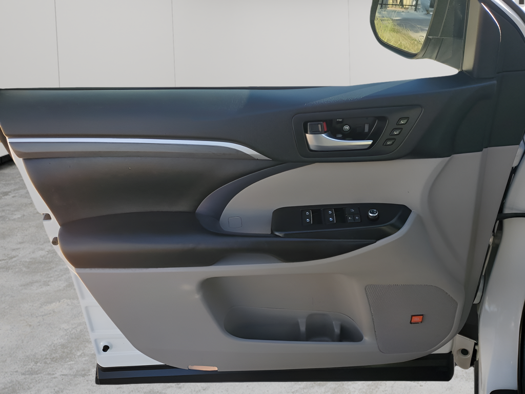 Used Car 2019 Toyota Highlander  Limited For Sale Under $30,000 In Austin, Texas