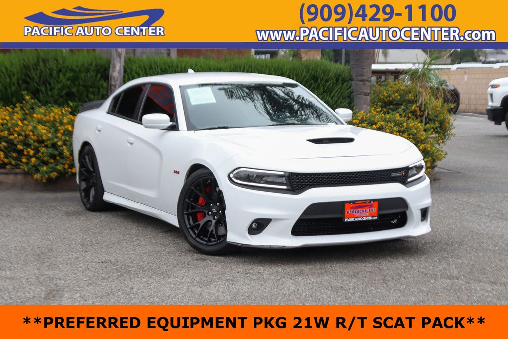 White Knuckle Clearcoat 2018 Dodge Charger Sedan Rear-Wheel Drive 8-Speed Automatic