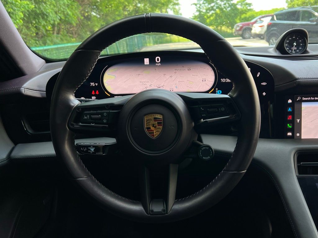 2022 Porsche Taycan 4S photo