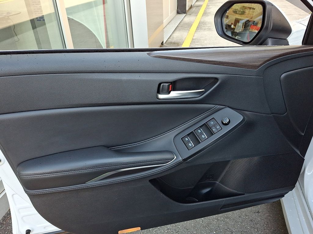 Thumbnail: 2019 Toyota Avalon - 13