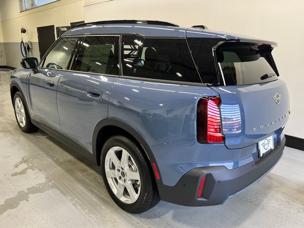 2025 MINI Cooper Countryman Base 6