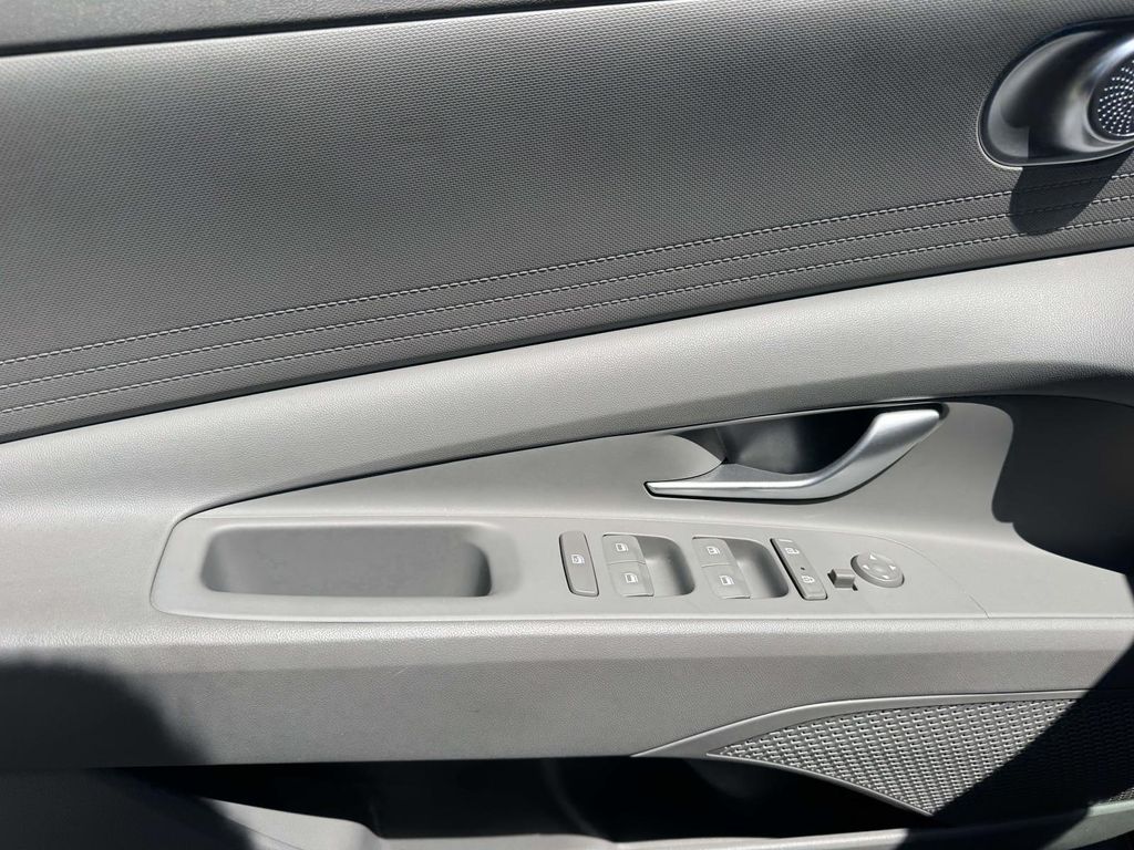 Used 2023 Hyundai Elantra Sedan