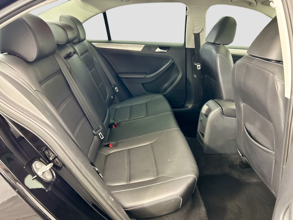 Thumbnail: 2018 Volkswagen Jetta - 20