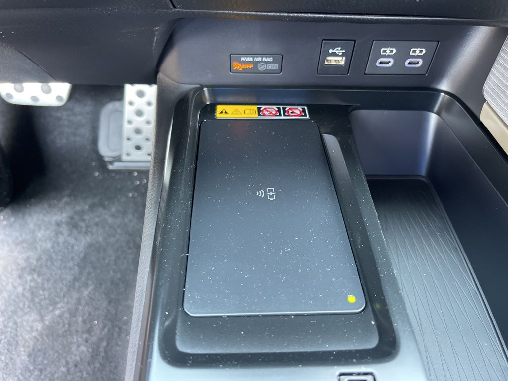 Camry Hybrid SE