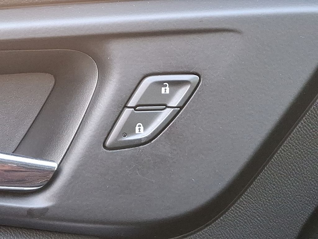 Thumbnail: 2020 Chevrolet Malibu - 25