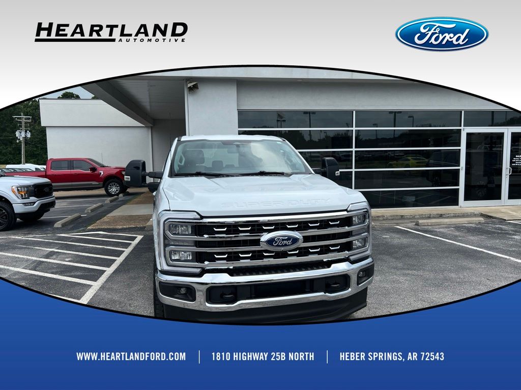 Oxford White 2026 Ford F-250 Super Duty Pickup Truck Four-Wheel Drive Automatic
