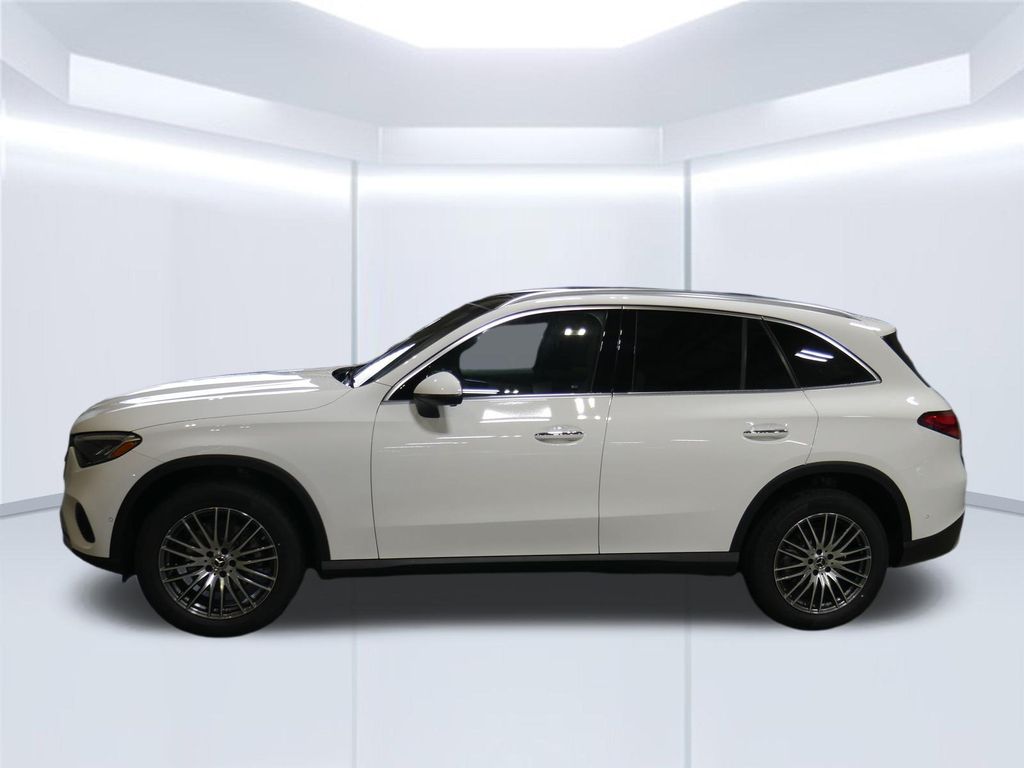 Thumbnail: 2026 Mercedes-Benz GLC - 2