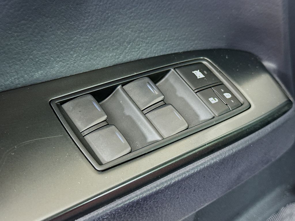 Thumbnail: 2023 Lexus GX - 18