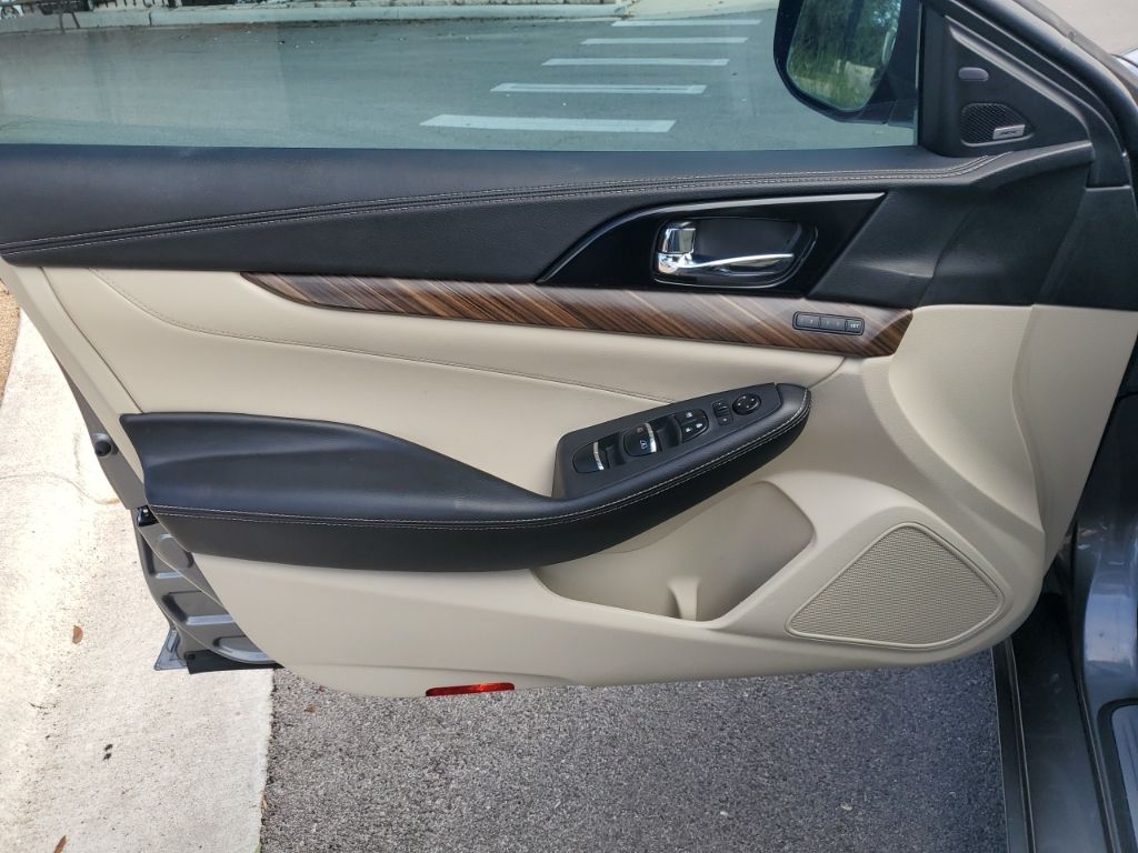 Used Car 2017 Nissan Maxima  Platinum For Sale Under $15,000 In Austin, Texas