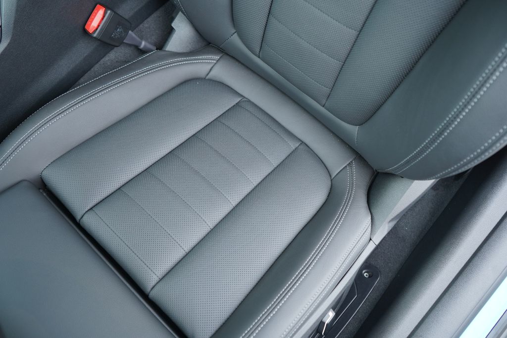 Thumbnail: 2026 BMW 4 Series - 10