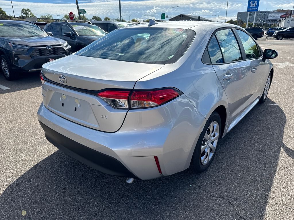 2026 Toyota Corolla LE photo 7