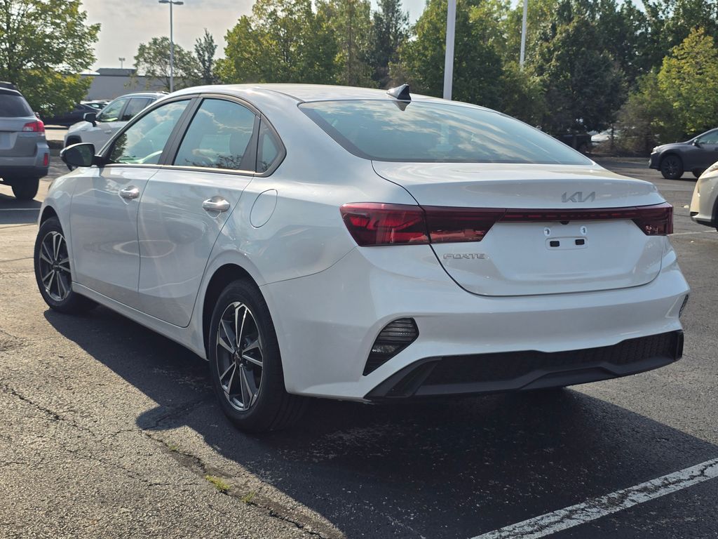 Used 2024 White Kia LXS image 5
