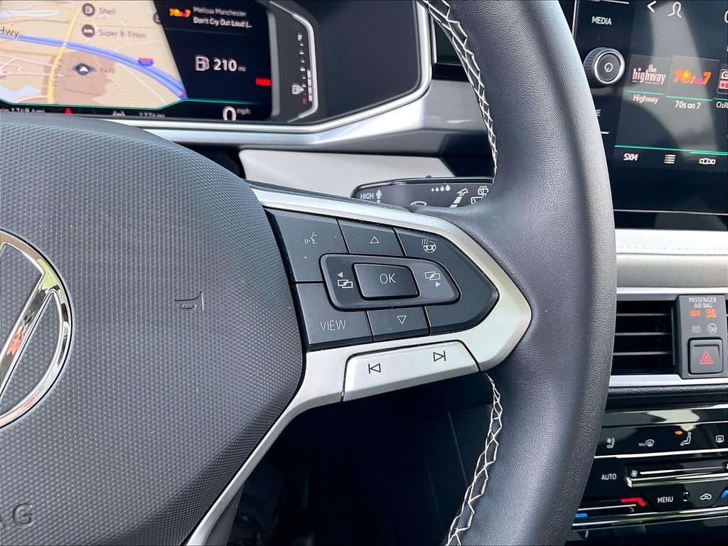 2025 Volkswagen Taos — photo 23