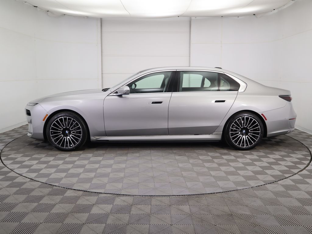 Thumbnail: 2026 BMW i7 - 8