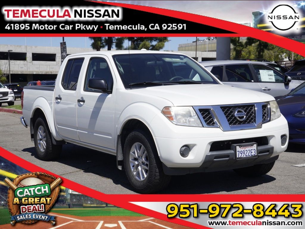 Glacier White 2017 Nissan Frontier SV V6 Crew Cab Pickup Truck 4X2 5-Speed Automatic Overdrive