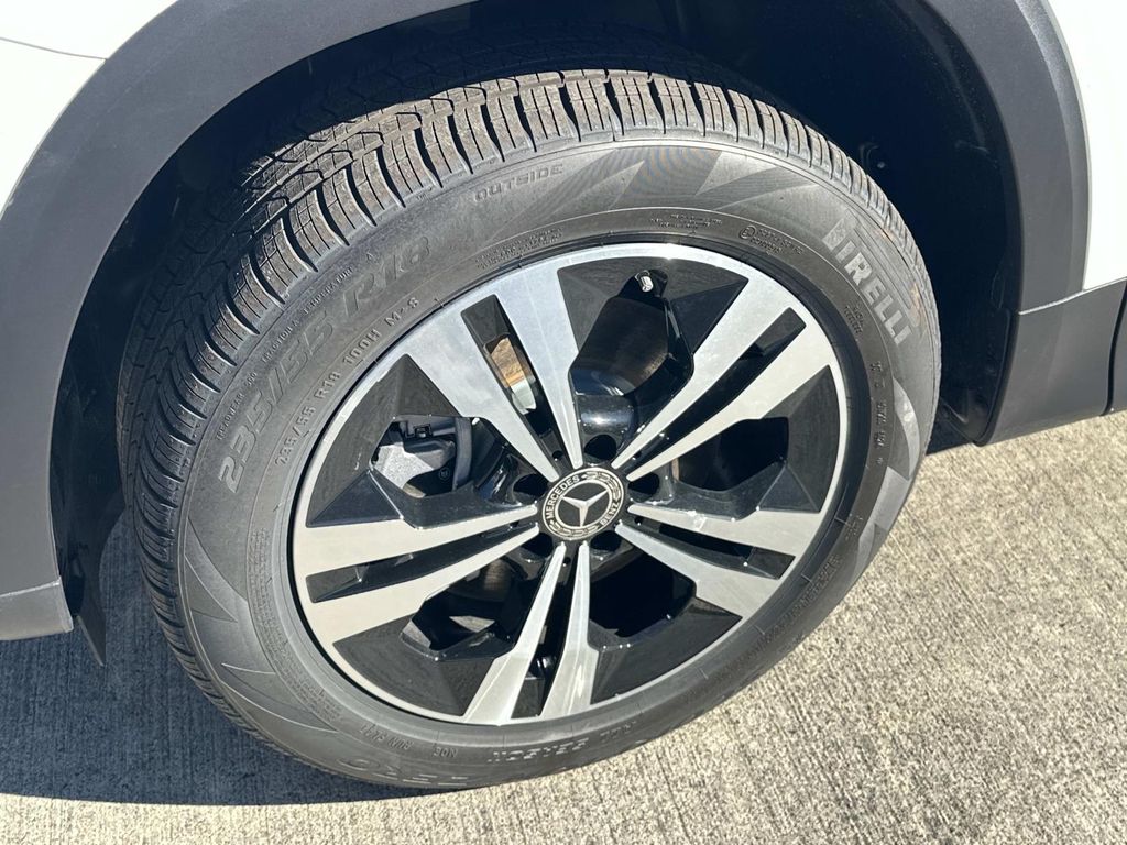 Thumbnail: 2025 Mercedes-Benz GLB - 9