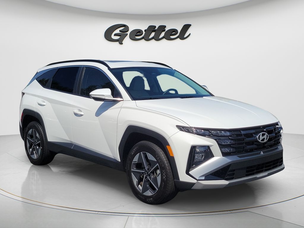Certified Used 2025 White Hyundai SEL Convenience image 3
