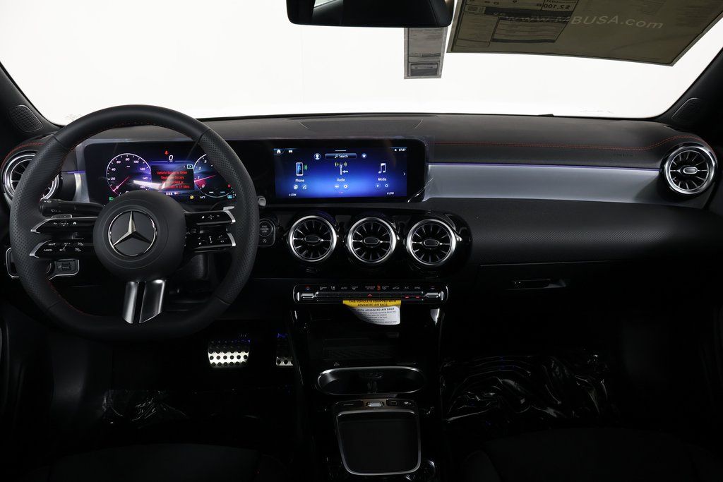 Thumbnail: 2025 Mercedes-Benz CLA - 4