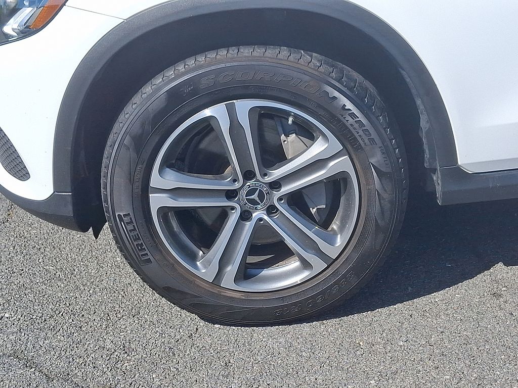 2019 Mercedes-Benz GLC 300 8