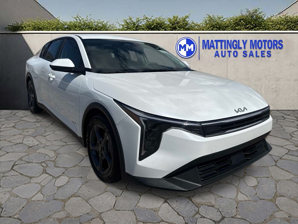 Snow White Pearl 2025 Kia K4 LXS FWD Sedan Front-Wheel Drive Continuously Variable Transmission