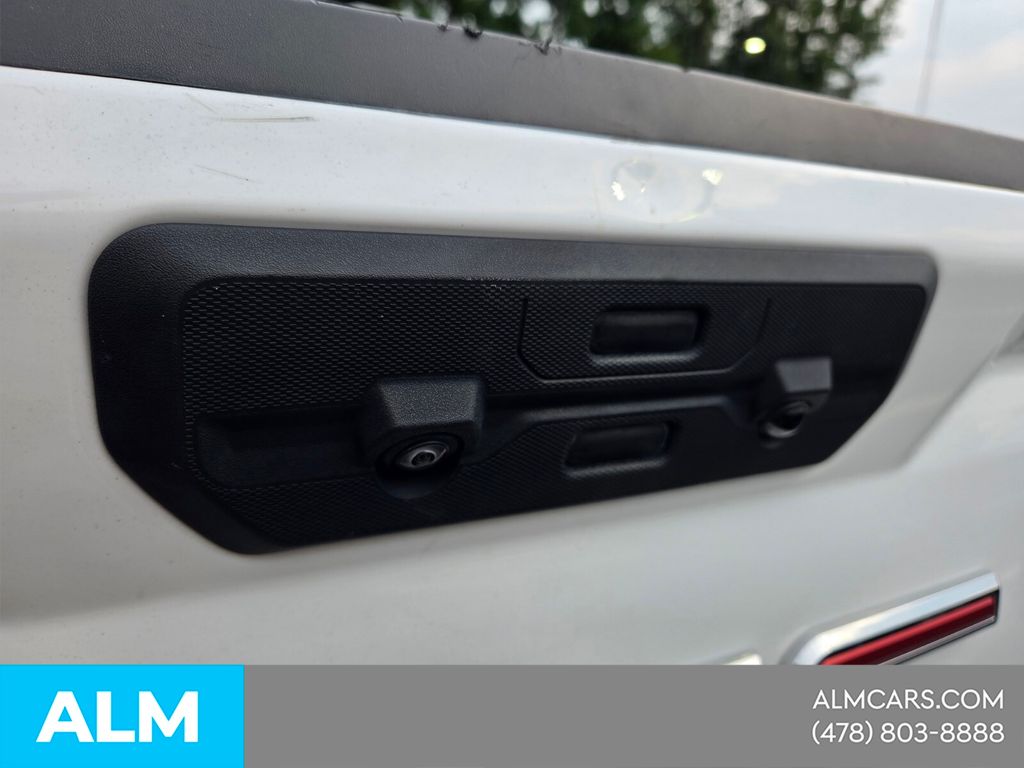 Used 2025 White GMC SLT image 14