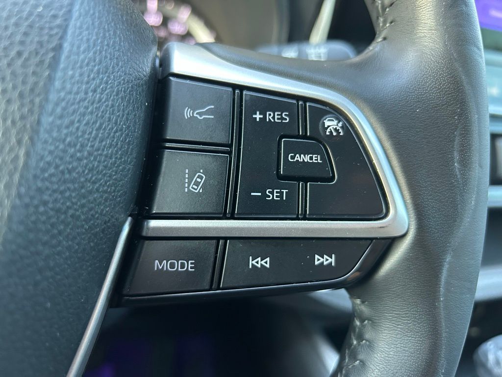 2024 Toyota Highlander LE 19