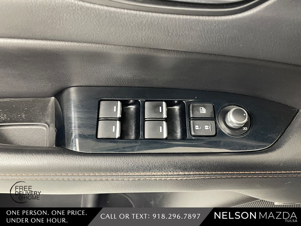 Used 2018 Black Mazda Grand Touring image 21