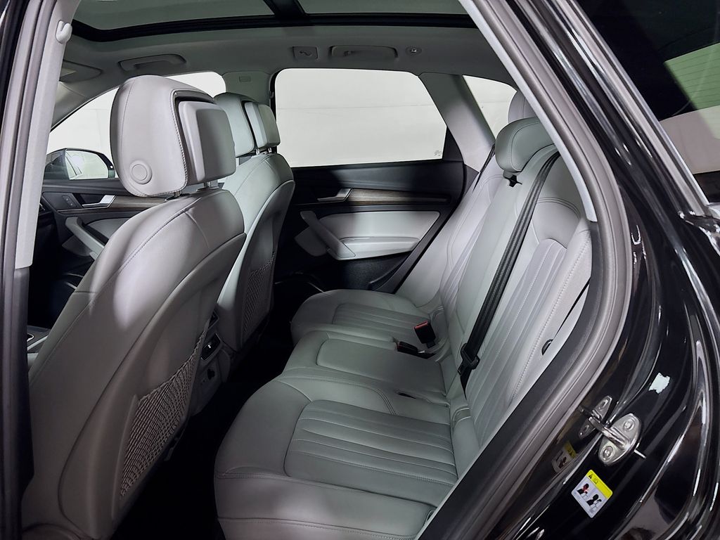 2022 Audi Q5 45 S line Premium