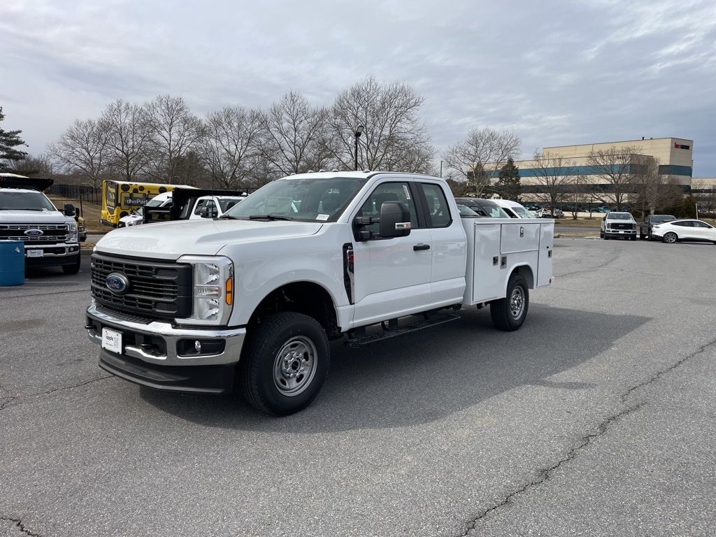 Oxford White 2026 Ford F-250 Super Duty XL SuperCab LB 4WD Pickup Truck Four-Wheel Drive Automatic
