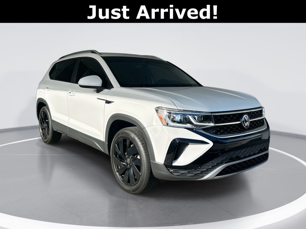 Pure White 2024 Volkswagen Taos SEL 4Motion SUV / Crossover All-Wheel Drive 7-Speed Dual Clutch