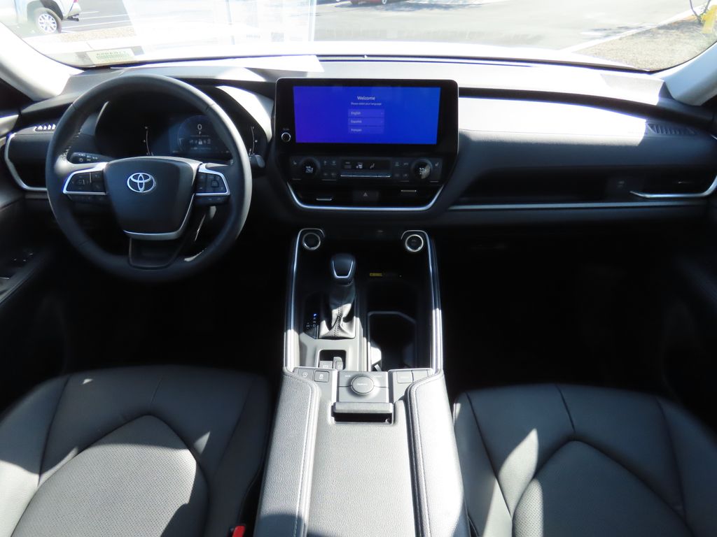 2024 Toyota Grand Highlander XLE 13