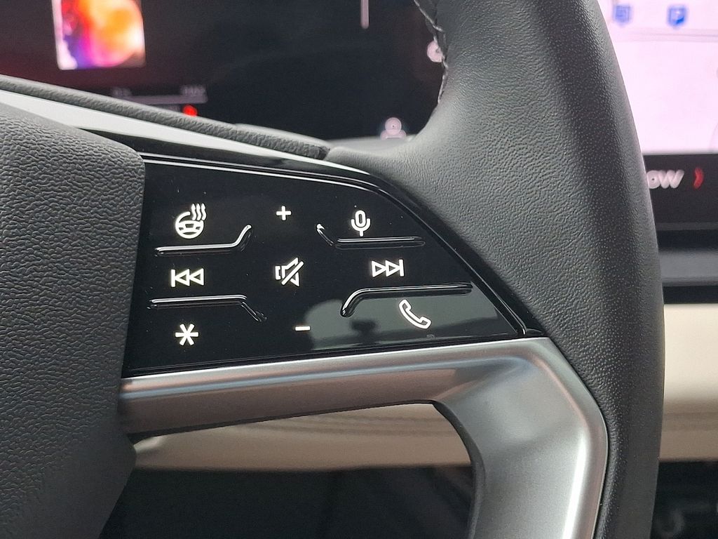 Thumbnail: 2025 Audi Q6 e-tron - 22