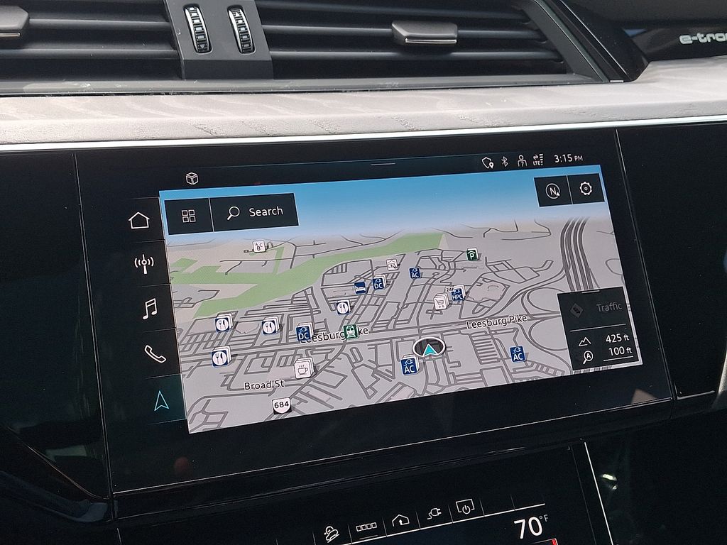 Thumbnail: 2024 Audi Q8 e-tron - 17