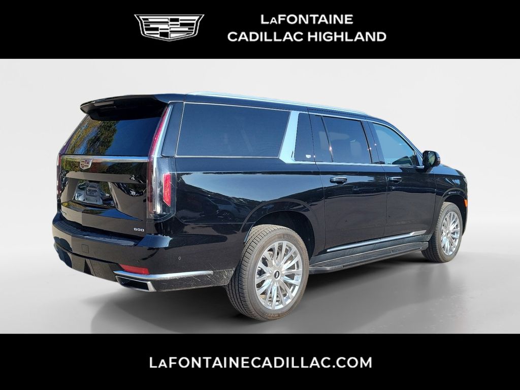 2022 Cadillac Escalade ESV Premium 7