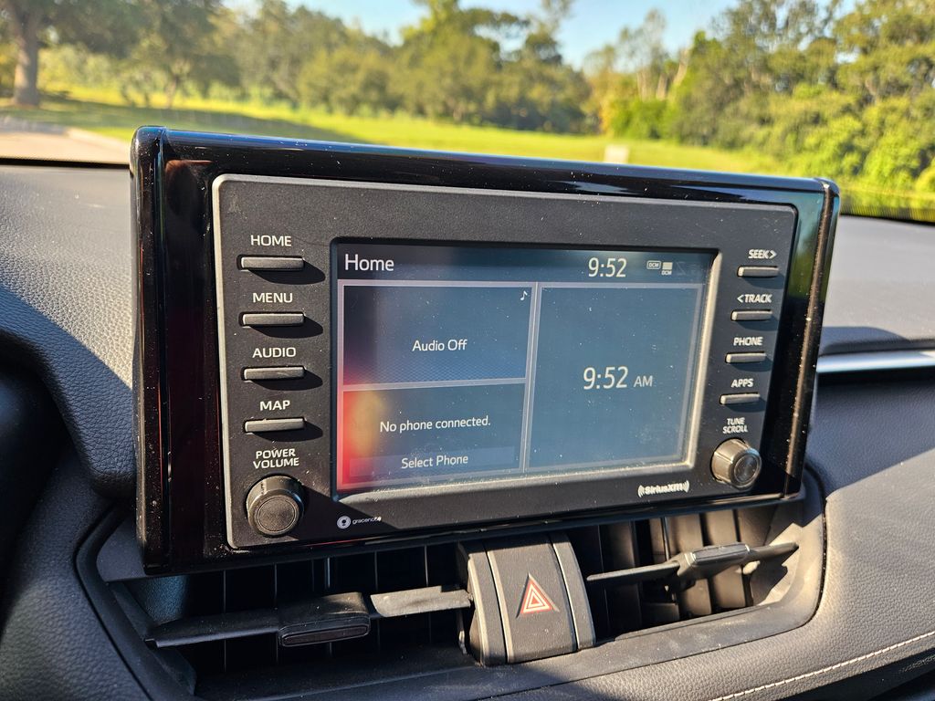 Thumbnail: 2020 Toyota RAV4 - 23