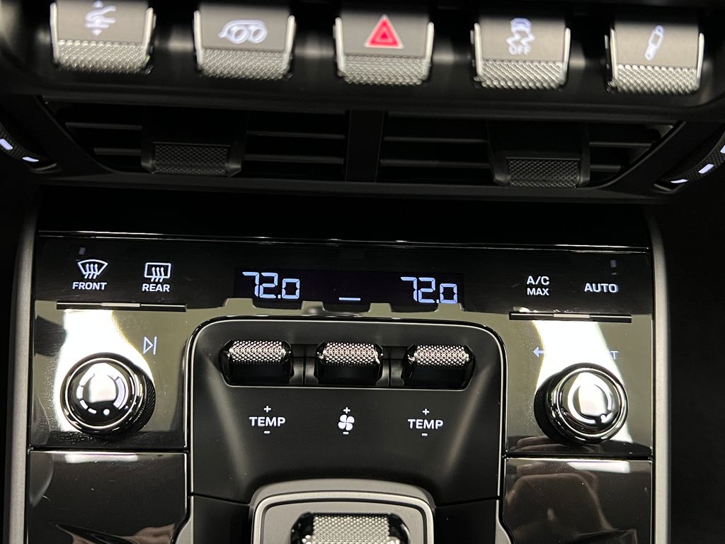 Thumbnail: 2026 Porsche 911 - 25