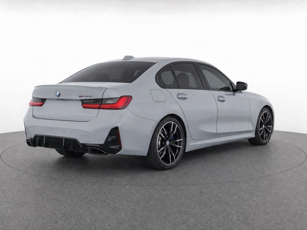 Thumbnail: 2024 BMW 3 Series - 3