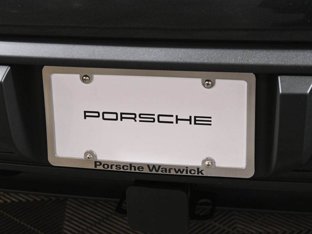 Thumbnail: 2026 Porsche Macan - 14