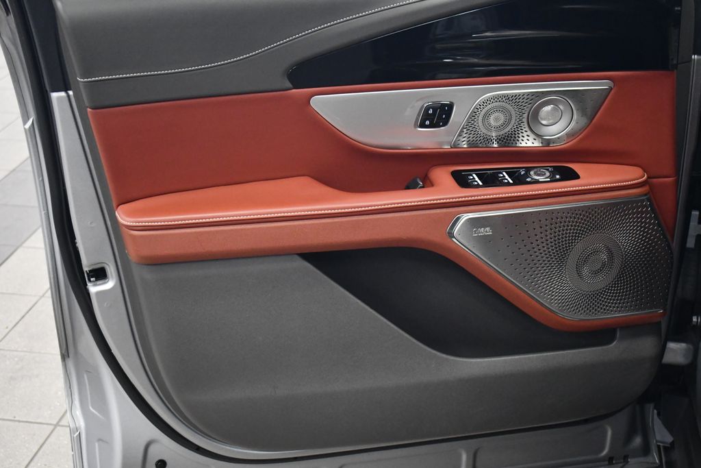 Thumbnail: 2024 Lincoln Nautilus - 16