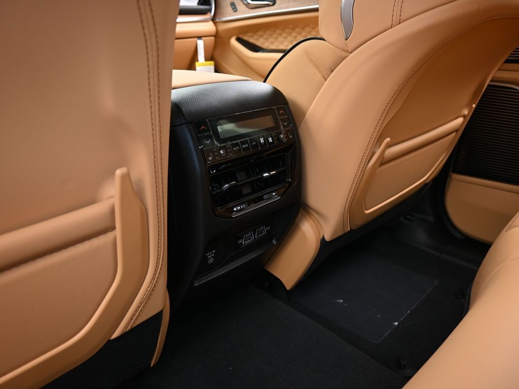 New 2025 Diamond Black Crystal Pearlcoat Jeep Summit image 34