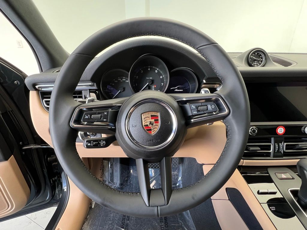 2025 Porsche Macan  7