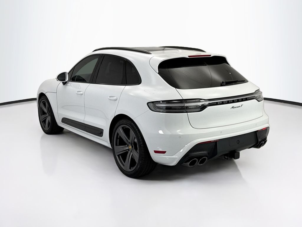 Thumbnail: 2026 Porsche Macan - 3