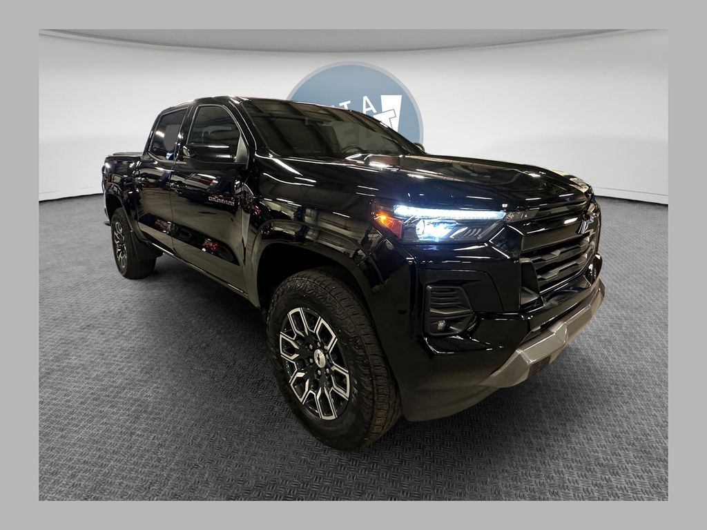 Black 2026 Chevrolet Colorado Pickup Truck Four-Wheel Drive 8-Speed Automatic