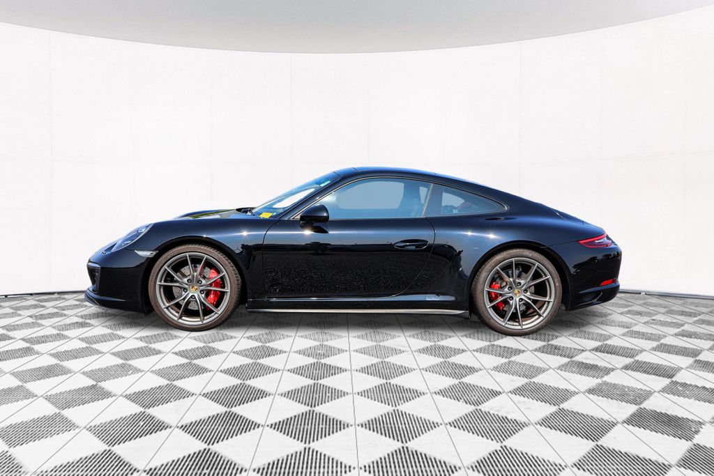 2017 Porsche 911 Carrera 4S 12