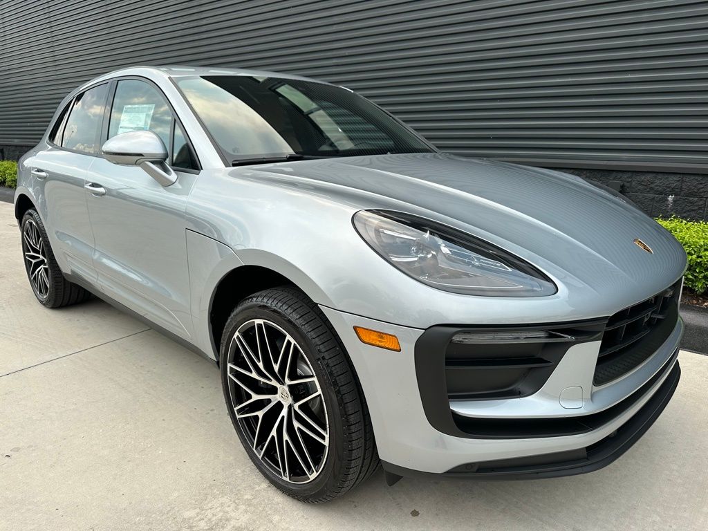 Thumbnail: 2026 Porsche Macan - 9