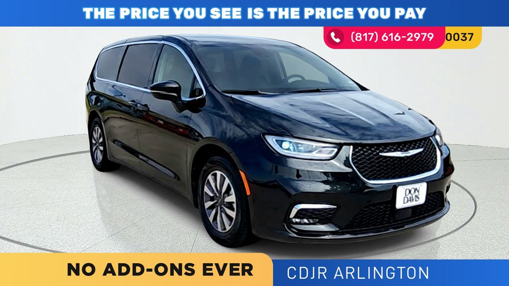  2023 Chrysler Pacifica Hybrid Touring L FWD   
