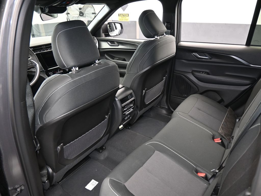 New 2026 Baltic Gray Metallic Clearcoat Jeep Laredo image 30