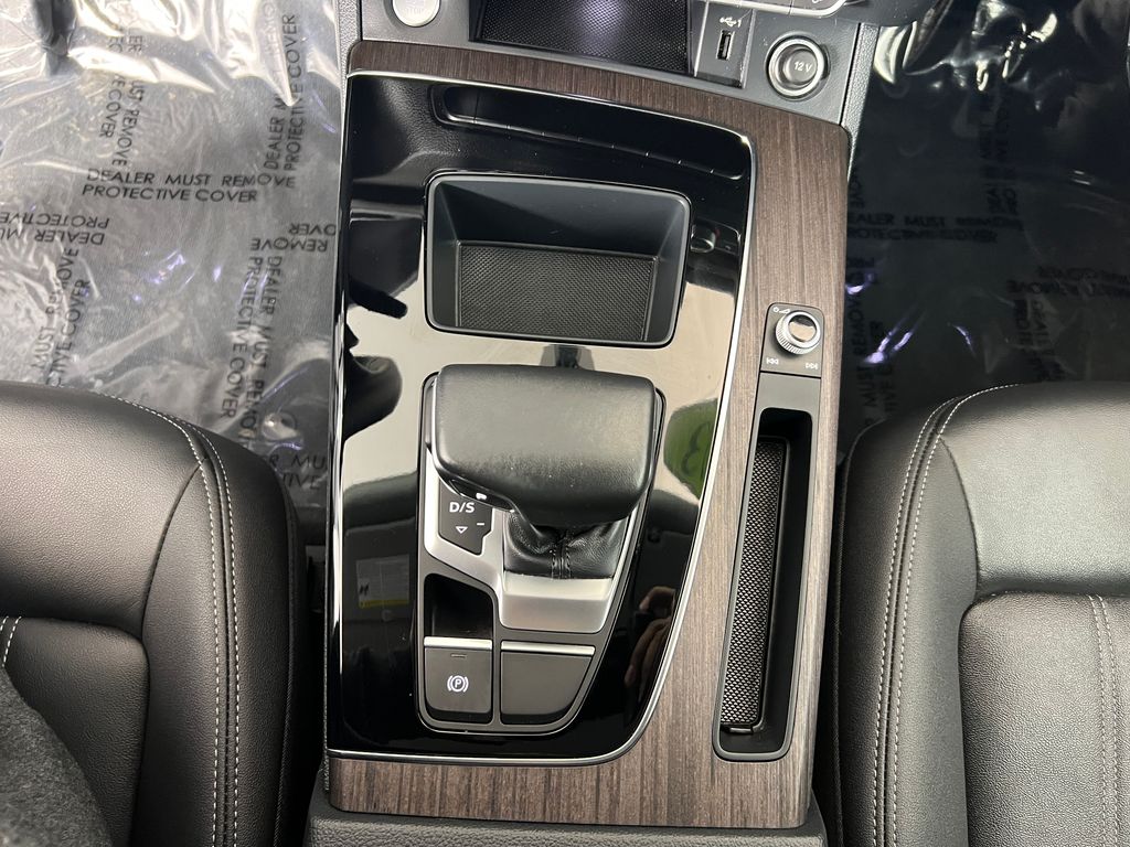 Thumbnail: 2023 Audi Q5 - 25