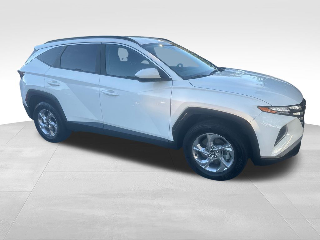 Used 2024 White Hyundai SEL image 27