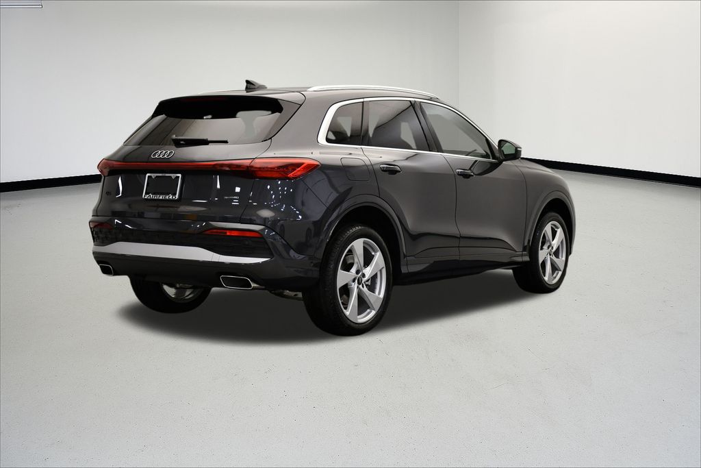 Thumbnail: 2025 Audi Q5 - 5